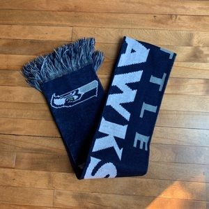 Seattle Seahawks scarf- excellent!